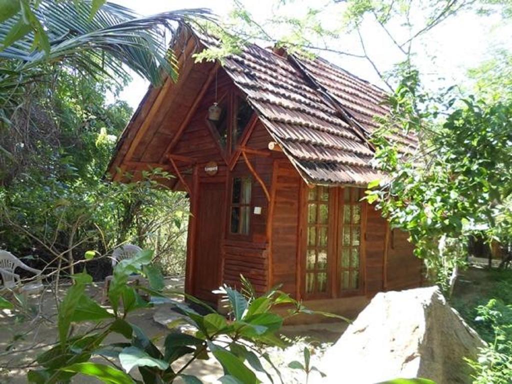 Kirinda Beach Resort, Yala Екстериор снимка