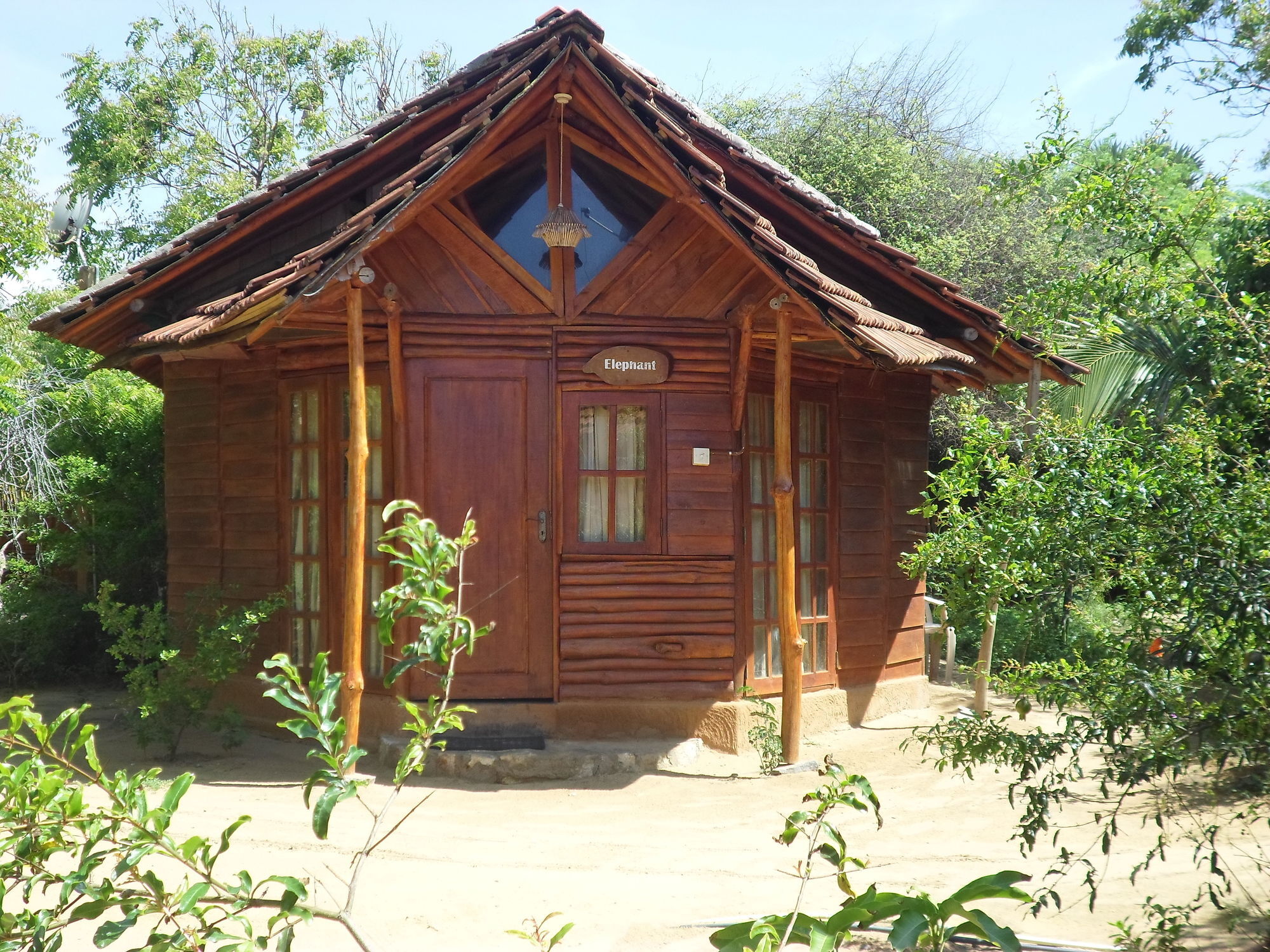 Kirinda Beach Resort, Yala Екстериор снимка