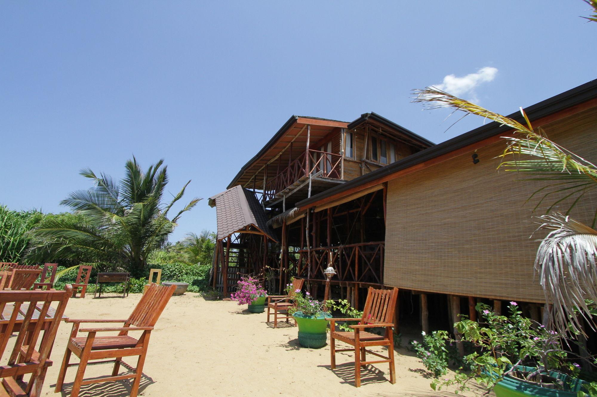 Kirinda Beach Resort, Yala Екстериор снимка